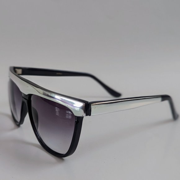 NWT Vintage 90\'s Plastic Lady High Fashion Sunglasses (S.Black/Silver) main image 7